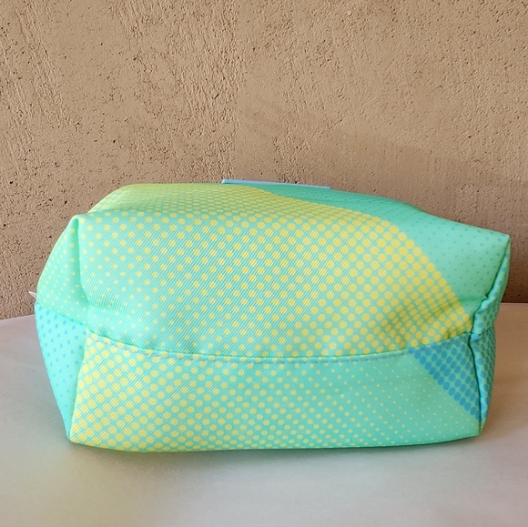 Clinique Green and Yellow Cosmetic Bag - Picture 5 of 6